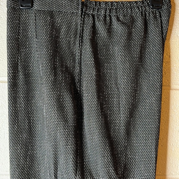 Very nice Black two piece pant suit size 14 by Sag Harbor in hounds tooth print. - Picture 3 of 12